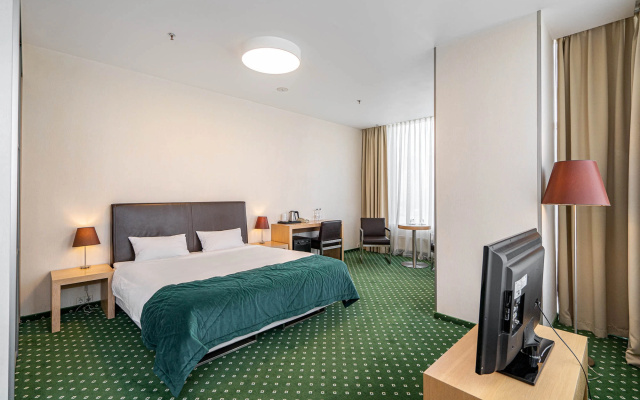 Green City Hotel