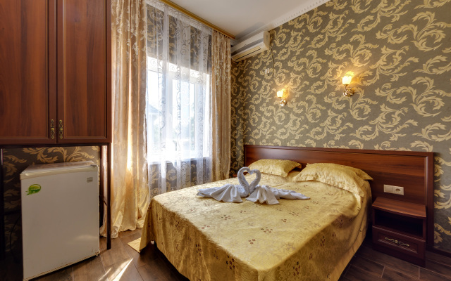 Tikh Hotel Guest House