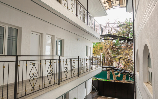 Marta Guest House