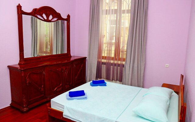 Ot Russkoj Sluzhbyi Servisa Guest House
