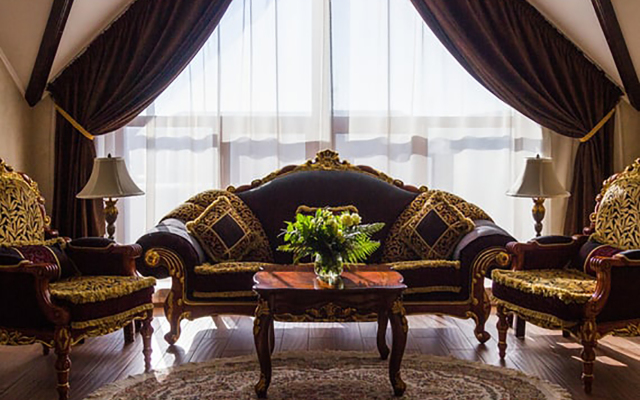 Classic Grand Hotel