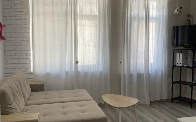 V Kvartale Uspenka 2/13 Flat