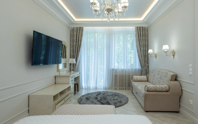 Lyuks v Tsentre Minska Flat