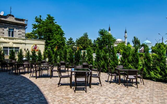 Ritsk Hotel