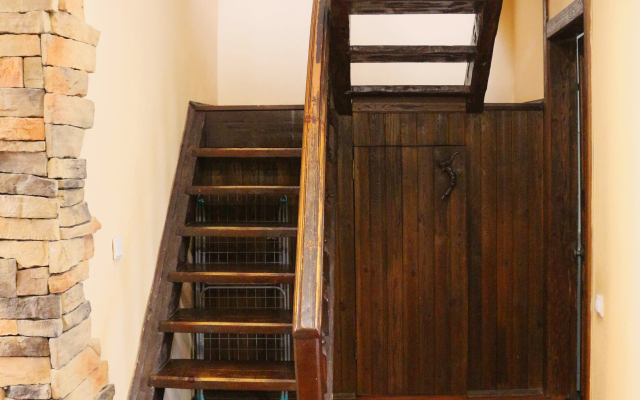 Na Rozhdestvenskoy Private House