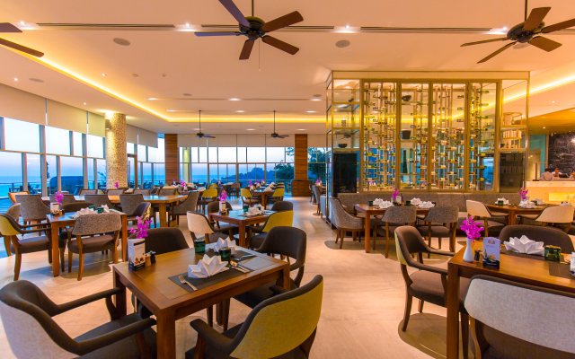 Wyndham Grand Phuket Kalim Bay Hotel