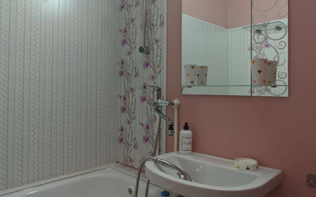 Na Ulitse Andreya Ado 16 Flat