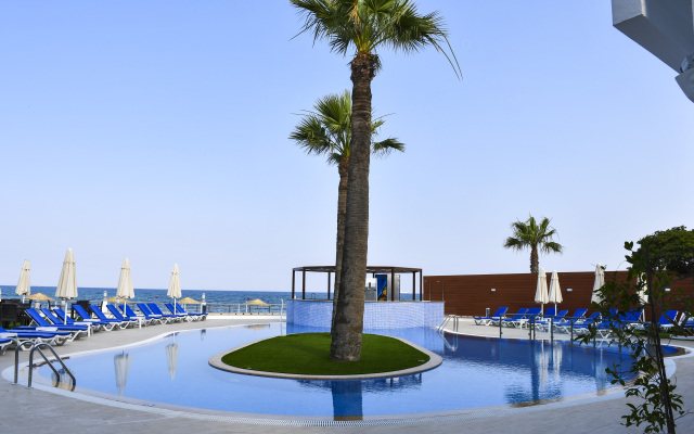 Mimoza Beach Hotel