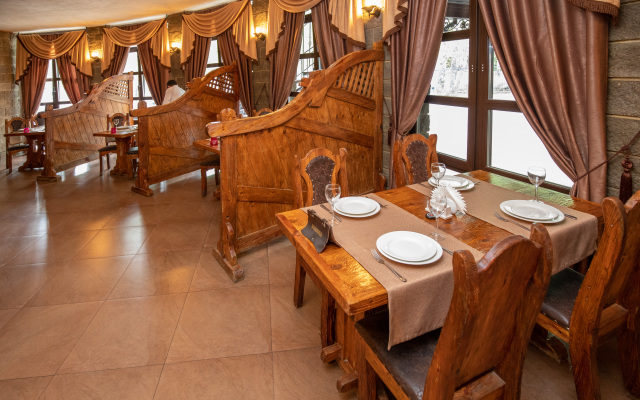 Yuzhniy dvorik Hotel