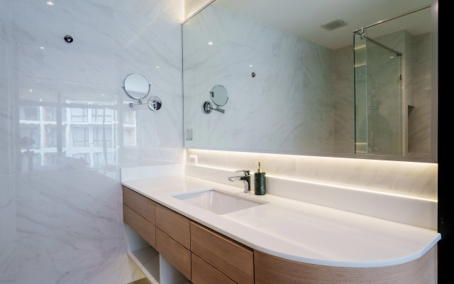 Pool View 1310 Wyndham Condo Apartments