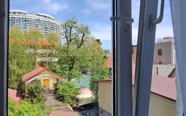 V samom Tsentre Sochi Flat