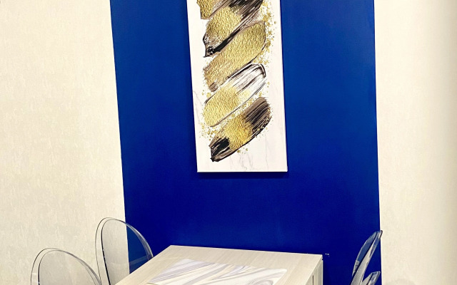 Квартира Рядом с набережной студия с камином