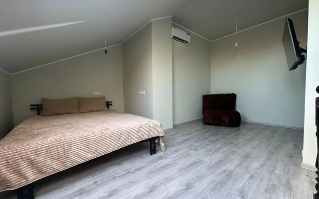Dvukhurovnevaya S Vidom Na More Flat