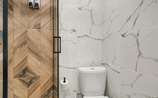 Апартаменты 4 Комфортно И Точка на Симферопольском бульваре 16к1