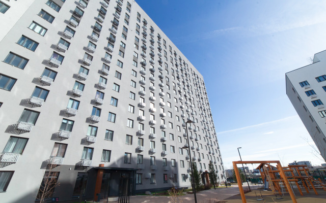 Na 16 Etazhe s Zavorazhivayuschimi Zakatami Apartments