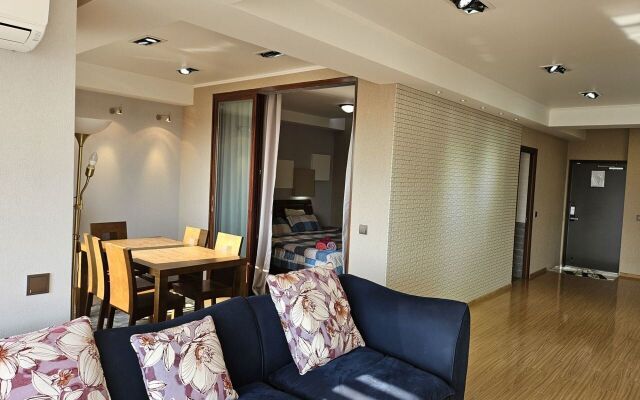 Na Prospekte Kommunisticheskiy, 31b/1 Flat