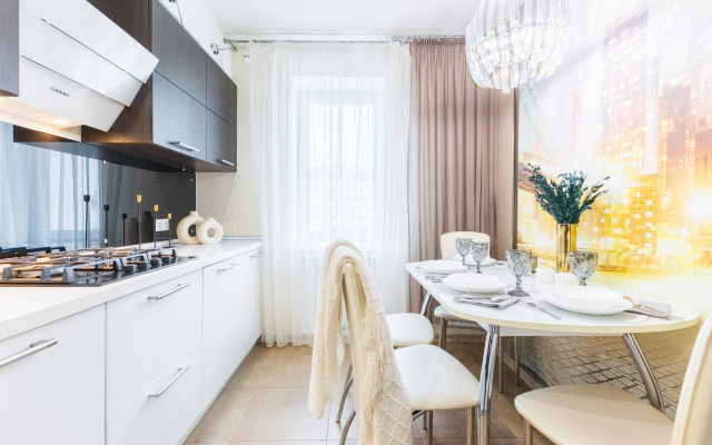 Апартаменты трехкомнатные на Меридианной