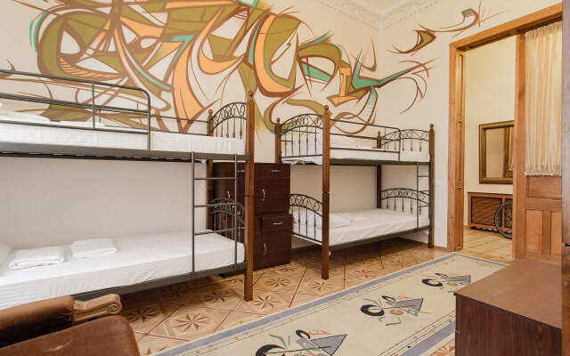 Mama Hostel