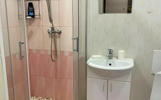 Квартира Двухкомнатная Химиков 15