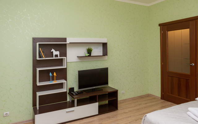 Апартаменты однокомнатные 42 Серебровская 91