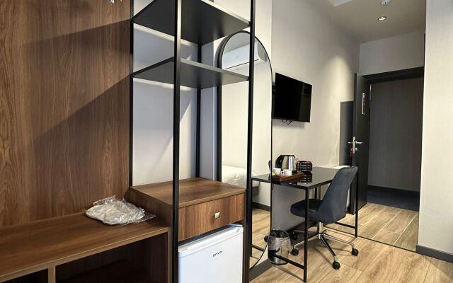 Lenora Airport Hotel