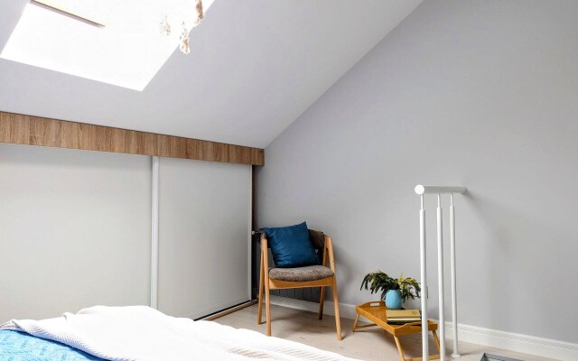 Квартира двухуровневая с видовым балконом в центре Красной Поляны