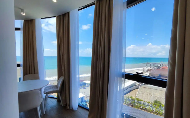 Prostornye S Vidom Na More Apartments