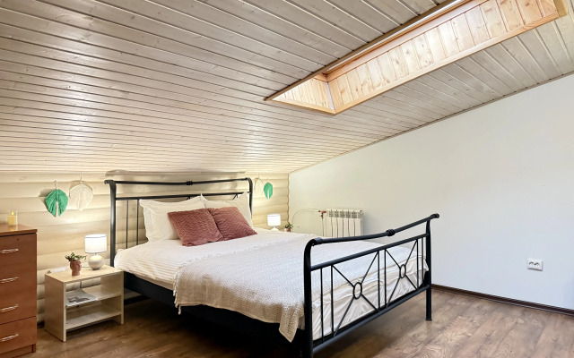 Квартира Двухуровневая Мансарда с Видом на Замок