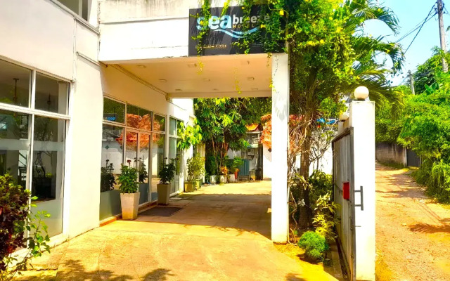 Sea Breeze Hotel