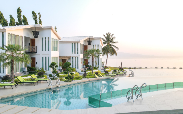 Vannee Golden Sands Beachfront Resort