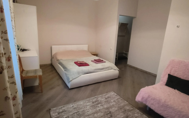 Na Leninskom Prospekte Flat