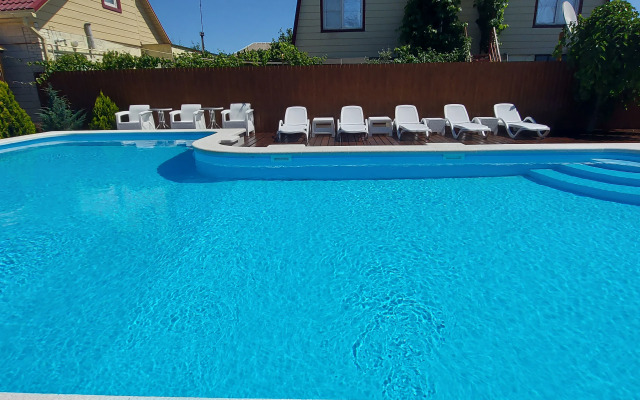 Tsentralnyij Guest House