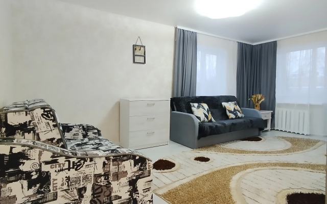 Dvukhkomnatnye novye v tsentre Apartments