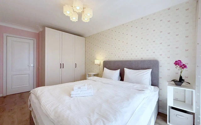 Апартаменты 4-комнатные HomeApart Сторожовская 8 (2)