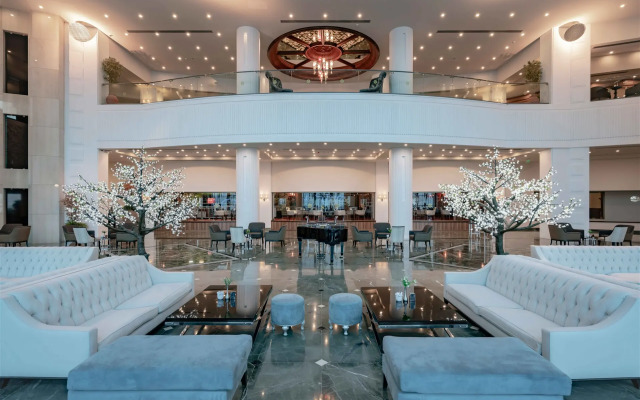Royal Teos Thermal Resort Clinic & Spa Resort (Halal Hotel)