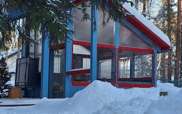 Частный дом в Заветах Ильича с розовой гостиной