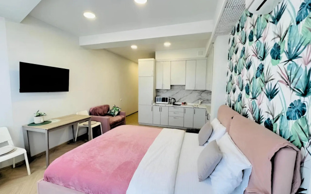 Apartamenty Uyutnaya 3kh Mestnaya Studiya S Balkonom Flat