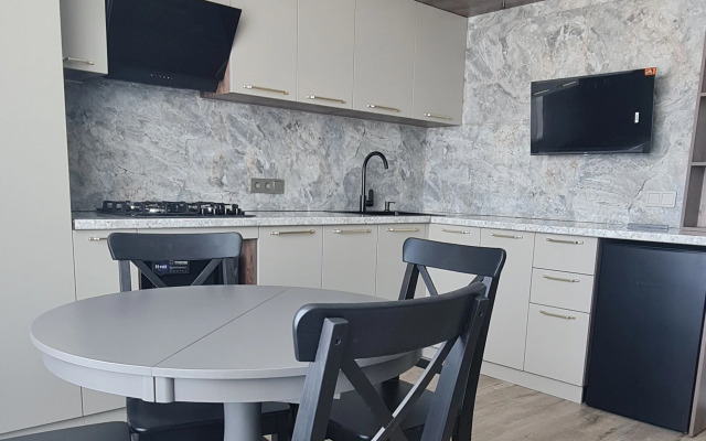 Loft4you Sunny - kvartira 2-komnatnaya (ryadom Pyatigorsk, Zheleznovodsk) Flat