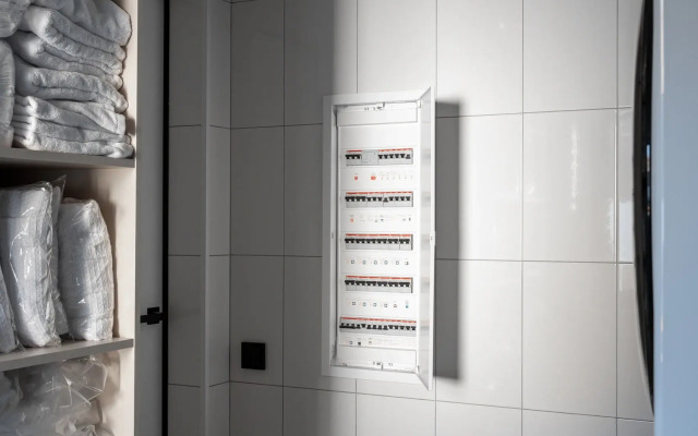 Granat s Basseynom i Mangalnoy Zonoy Villa