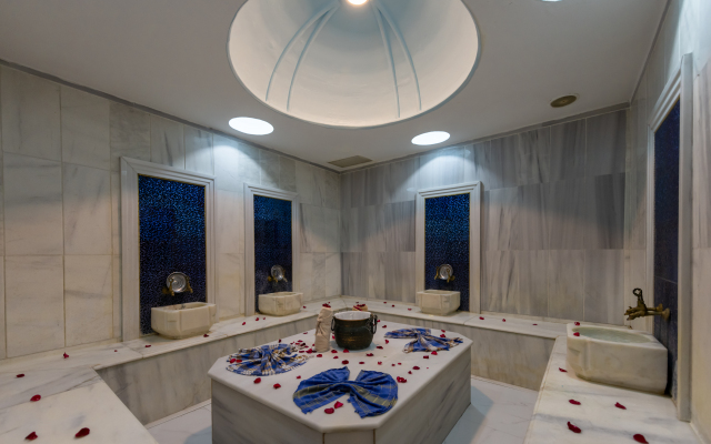 Nova Plaza Crystal Hotel & Spa