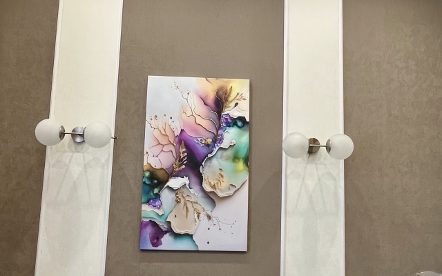 Апартаменты Центр, Апартаменты с камином и огромной ванной