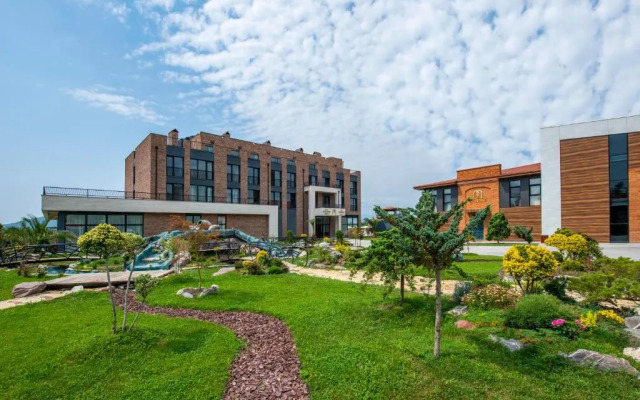 Курортный отель Mosavali