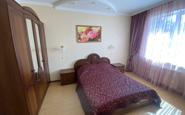 Апартаменты 201 Колхозная 9