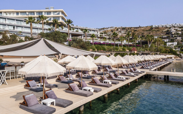 Отель Cape Bodrum Luxury Hotel & Beach