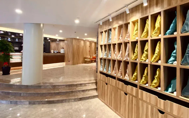 HanTing Premium Shanghai Zhongshan Park Yan'an Road Hotel