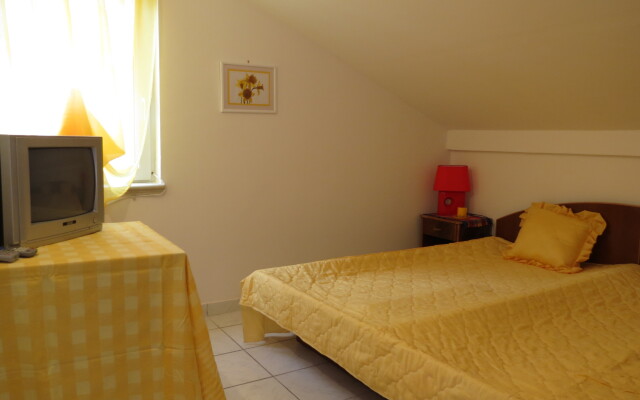 More 1/3 Apartments