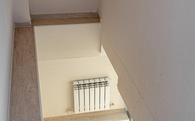 Dvukhetazhnaya S Terrasoy Otdykh U Ruchyya Flat