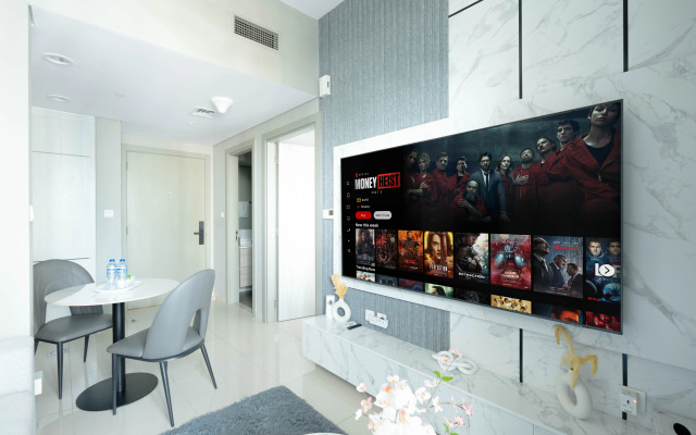 KeyRock Living Dubai Skyline & Pool Access Apartments