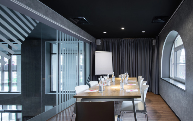 Ibis Oktyabr'skoe Pole Hotel