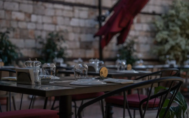 Belmondo Suites Hotel